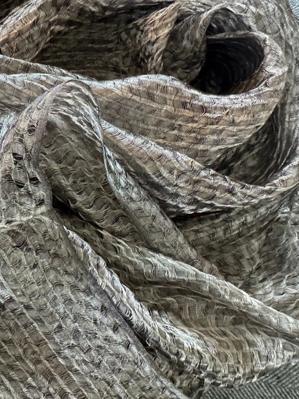 NWOT, ROOST, STUNNING ALCHEMY SCARF, LIGHTLY WOVEN PEWTER METALLIC W/FRINGE ENDS
